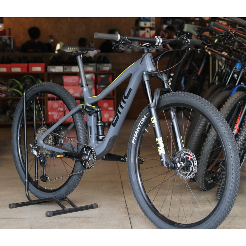 BICICLETA MTB ARO 29 BMC AGONIST 02 TWO GREY YELLOW CARBONO